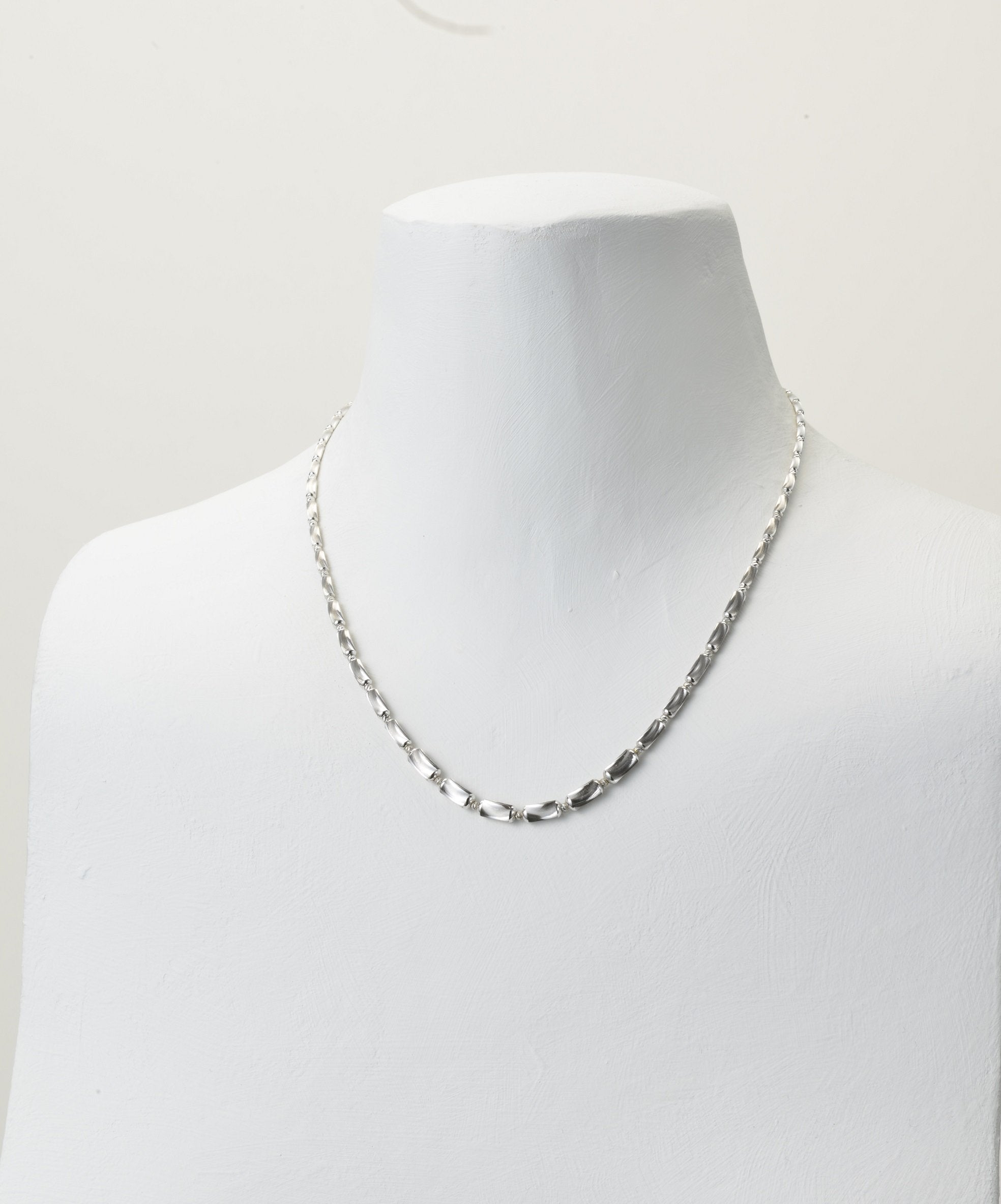 18K WG 108403-W MV 18"