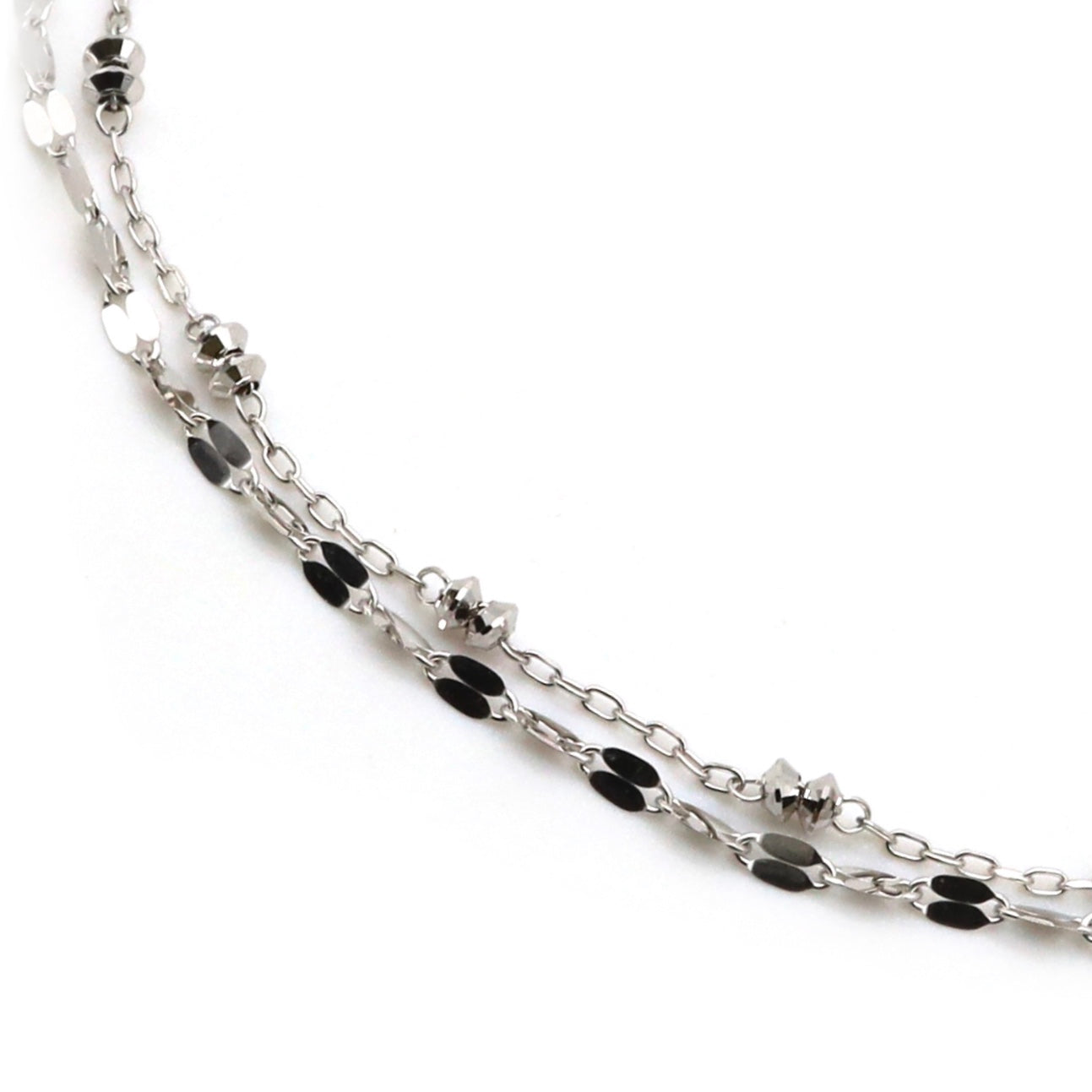 18K WG 106589-W AJ 7"