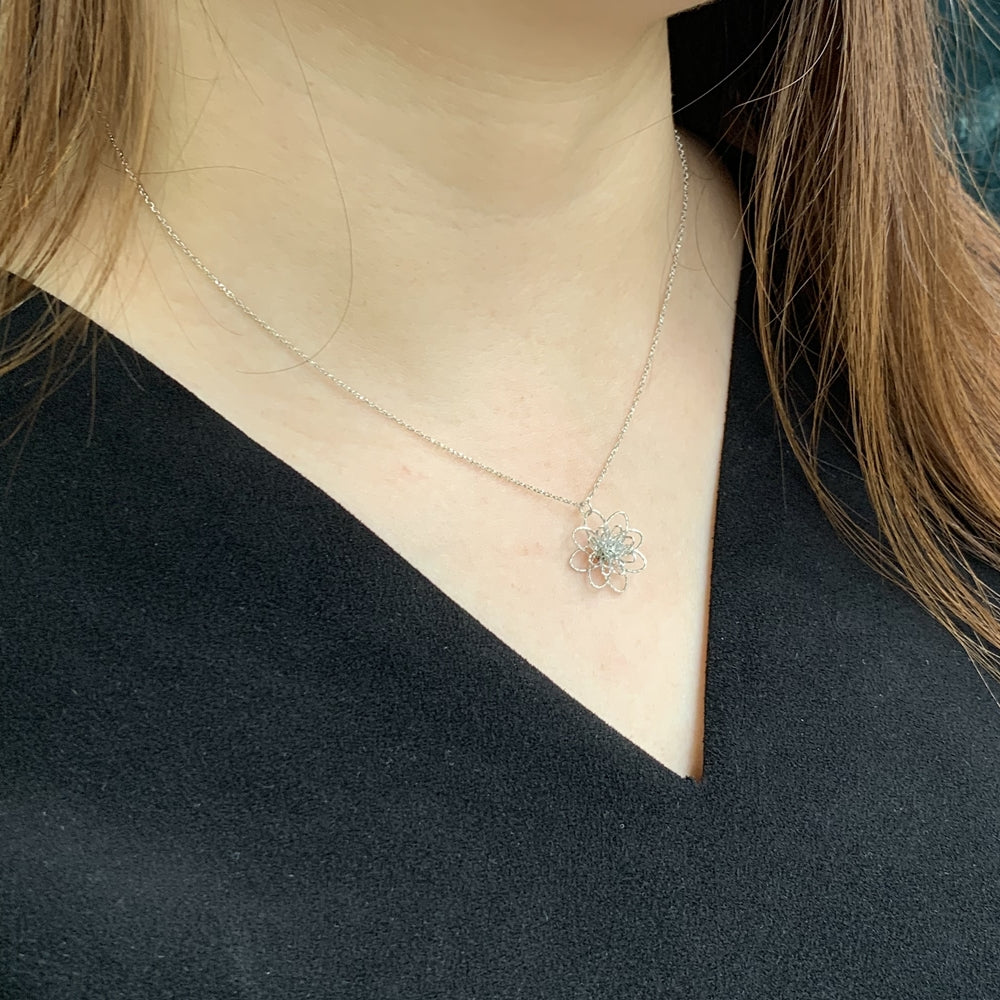 18K WG KIARA 2LR0.9-W MV 18"